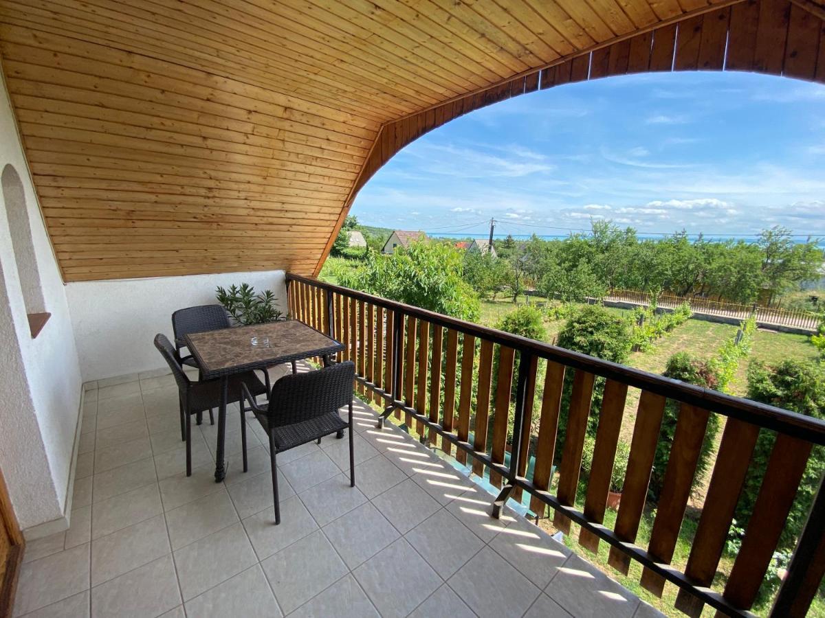 Fuege Vendeghaz Villa Lovas Exterior photo
