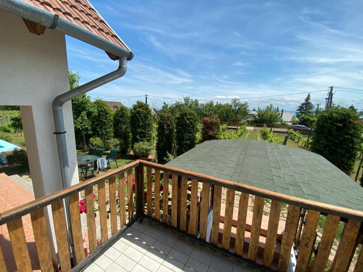 Fuege Vendeghaz Villa Lovas Exterior photo