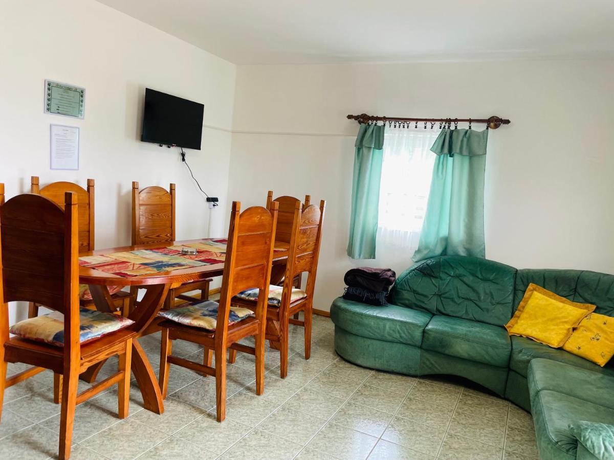 Fuege Vendeghaz Villa Lovas Exterior photo