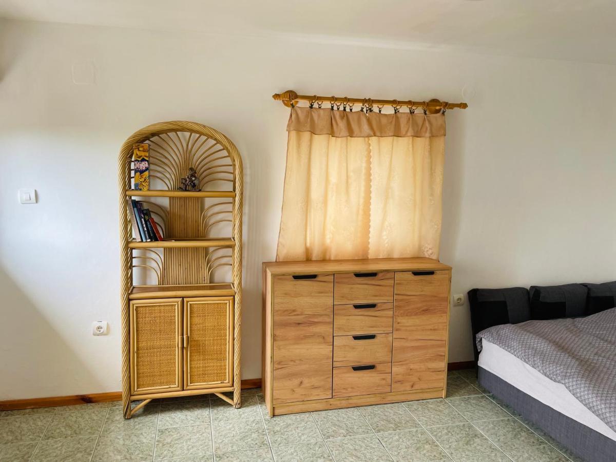 Fuege Vendeghaz Villa Lovas Exterior photo